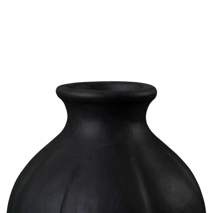 Vas negru din teracota