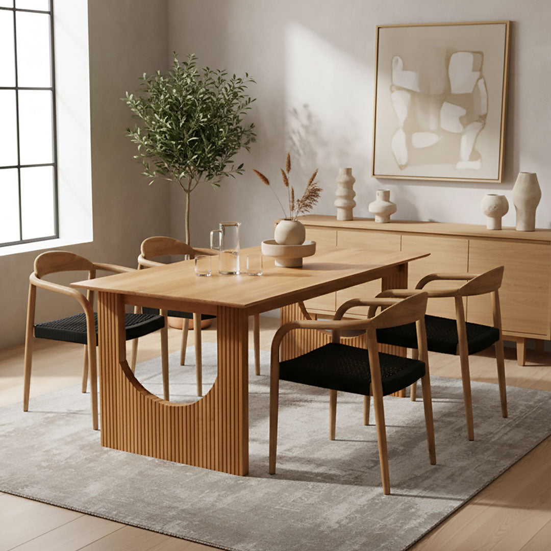 Scaun negru din lemn de tec Finn