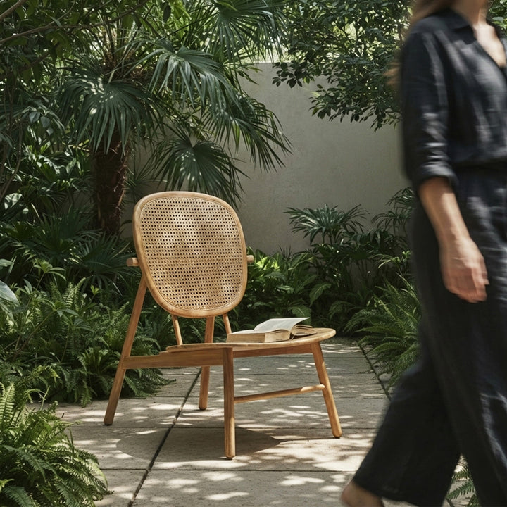 Fotoliu bej din lemn de tec si ratan Soren