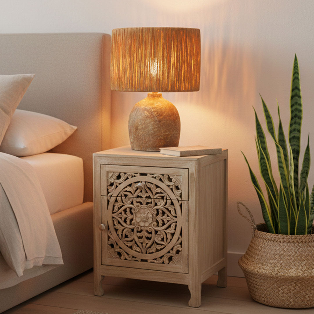 Noptiera bej din lemn de tec Mandira