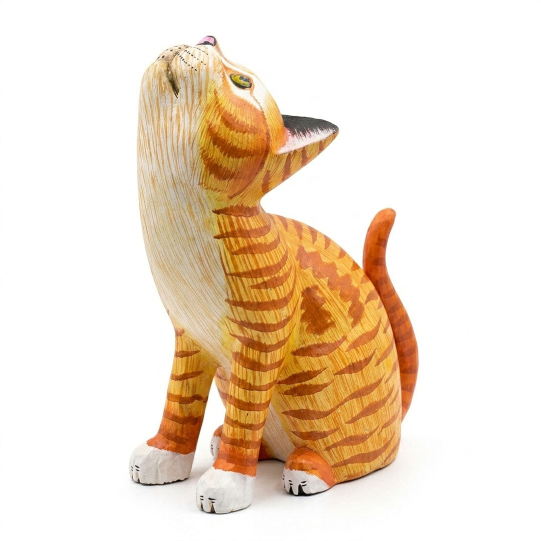 Figurina oranj din lemn de albasia Tomo
