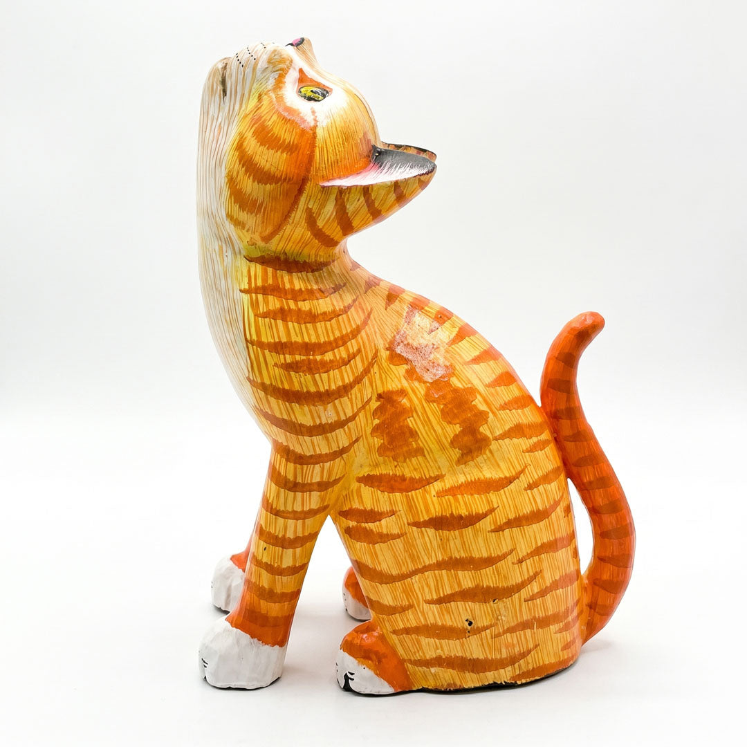 Figurina oranj din lemn de albasia Tomo